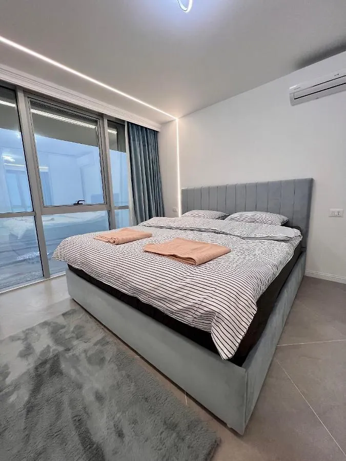 Blue City Luxury Duplex Durres 0*,  Albania