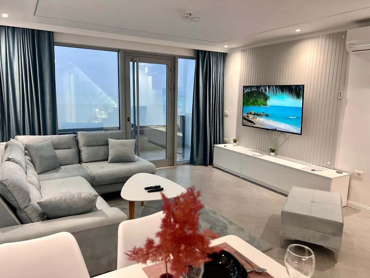 Blue City Luxury Duplex Durres 0*,  Albania